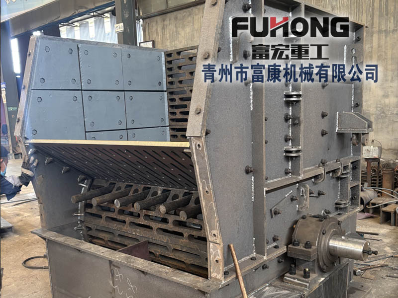 特殊定制液压开箱1016锤式榴莲APP视频下载机生产中
